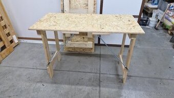 Stoly rozkládací cca 80ks