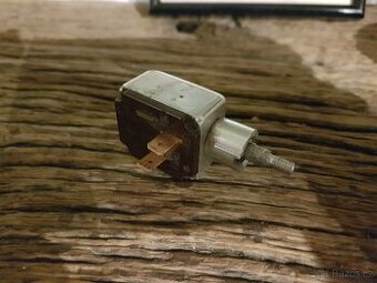 BMW e21 spínač mlhových světel