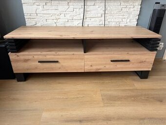 Stůl pod TV