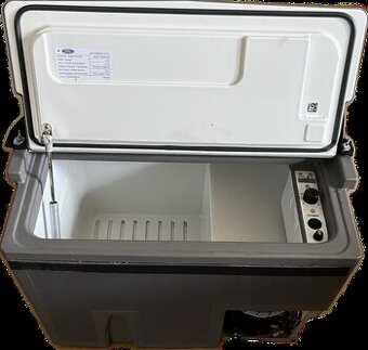 Ford chladnička, lednice, box na potraviny a nápoje