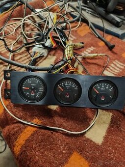 Přídavné budíky Mitsubishi Lancer Evo 4-9