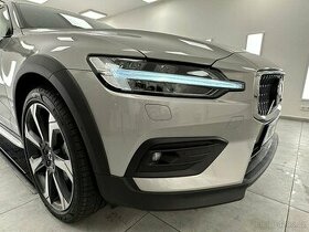 VOLVO V60 CROSS COUNTRY 145 kW ULTIMATE - 1