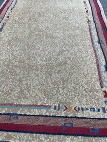 Dlouhý koberec