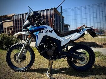 Voge 300 Rally GY – skvěle udržovaná, připravená na sezónu.