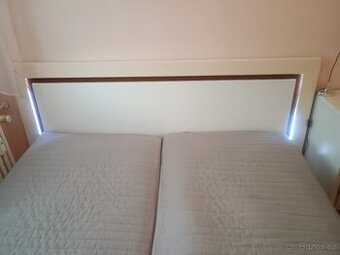 Kompletní bilá Postel 200x180 cm, vysoký lesk