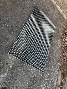 Pozinkované rošty 1700mm x 1000mm výška 30mm, oko 30x30mm - 1