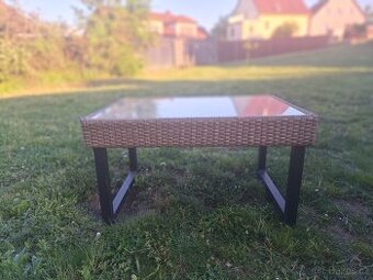 Zahradní stolek Ikea