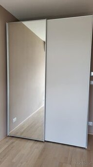 Šatní skříň, k dispozici 3 ks