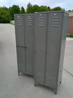 Plechové šatní skříňky