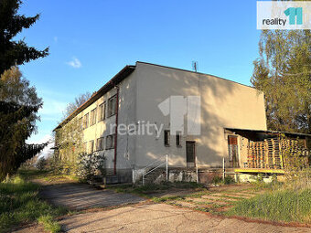 Komerční objekt s pozemkem pro výstavbu haly, 8842m2, Havlíč - 1