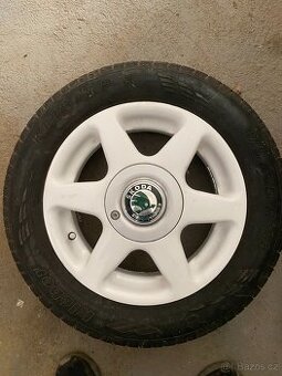 Prodám ALU kola Škoda Felicia – nově lakovaná, s pneu 175/65