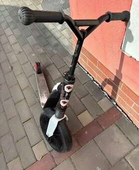 Koloběžka a odrážedlo Scoot & Ride Highwaygangster
