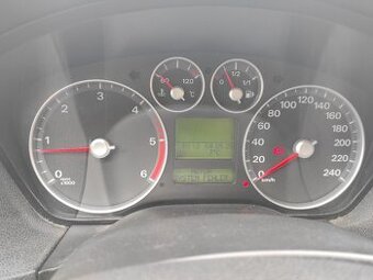 Ford Focus 1.6 66kW Kombi Nafta - nutná oprava