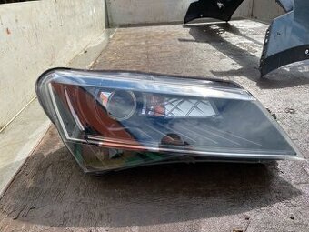 Škoda Superb III Světlo,kapota, nárazník, podběh
