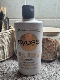 Nový kondicionér pro lesk Oleo Intense zn. Syoss - 1