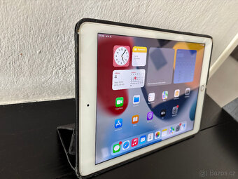 Zlatý iPad Air 2 128GB WiFi, Retina 9.7"