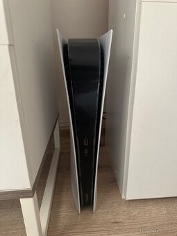 Playstation 5 (Digital Edition) + DualSense ( v záruce)