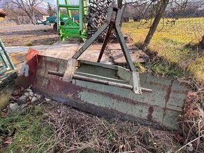 Sněhová radlice za traktor