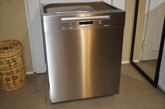 Miele myčka celonerezová G 6300 SCU, tři koše