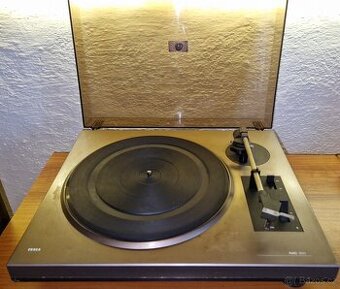 Gramofon Tesla NC300 + předzesilovač