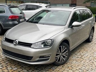 Volkswagen Golf 2.0TDI 110KW ALLSTAR MANUÁL VYHŘEV SENZORY
