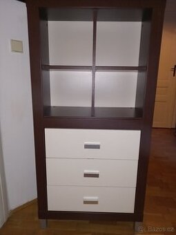 Skříň/knihovna