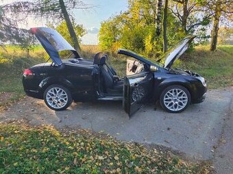 KRÁSNÝ Ford Focus cabrio // 2.0 16v // bez koroze