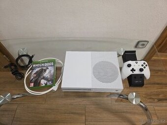 XBOX One S + Ovladač + Hra