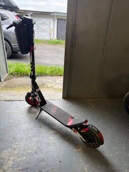 Elektrická koloběžka Aprilia eSR2 EVO