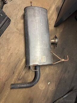 Zadní díl výfuku a ASX Mitsubishi