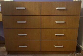 Prádelník / Šuplíková skříň