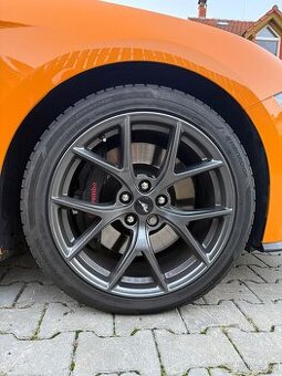 OEM alu disky Performance Mustang (možno i H&R podložky)