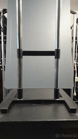 Stojany pro dva reproduktory na subwoofer 2 sady