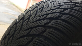 Zimní pneu Nokian 235/50/19 XL, sada