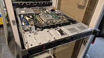 HPE Proliant DL325 Gen10 EPYC 7302P (16C/3GHz) SSD, RPS, DPH