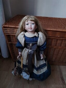 Porcelánová panenka 56 cm.