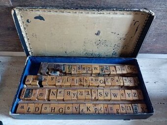 Stará razítka cca 80ks CENA PEVNÁ