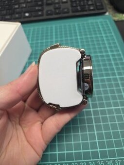 Huawei watch GT4 gold