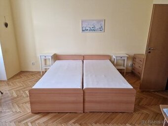 dva rámy postelí s rošty a šuplaty