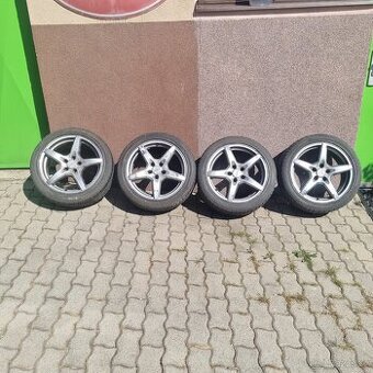 Prodám celoroční sadu pneumatik Nokian 225/45 R17