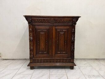 Starožitná skříň Mechelen