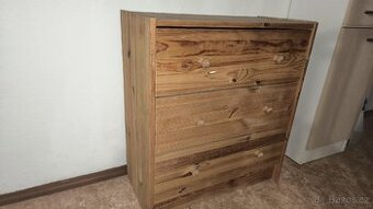 Komoda a poličky