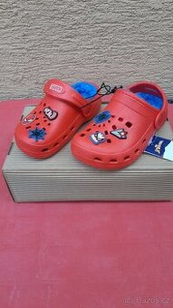 Nové dětské zateplené boty Marvel Crocs vel. 26-27