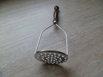 Mačkadlo na brambory nové