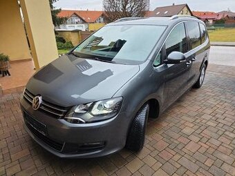 VW SHARAN 2.0 TDI 135KW 7MÍST BI-XENONY NAV ACC FRONT EL.BOČ