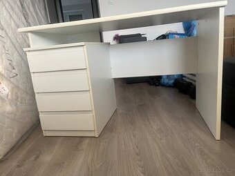 Psací stůl bílý