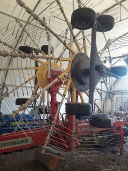 Shrnovač píce Pöttinger Top 762 C