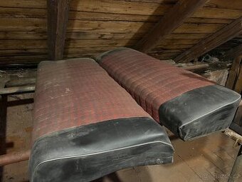 Zadní sedačka Tatra 603