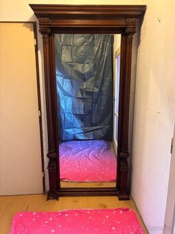 Starožitné masivní zrcadlo, řezba, cca 1900