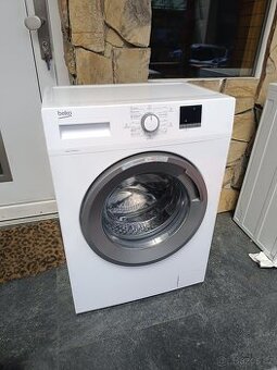 Úzká pračka Beko 6 kg, zánovní